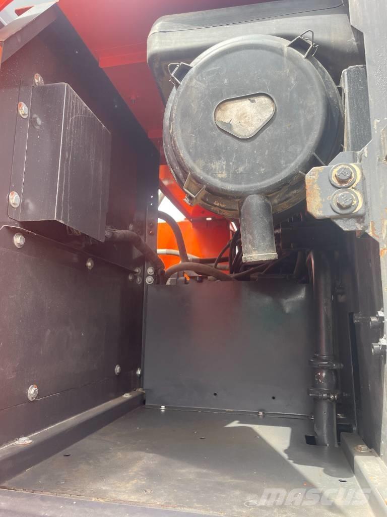 Hitachi ZX 240 Crawler excavators