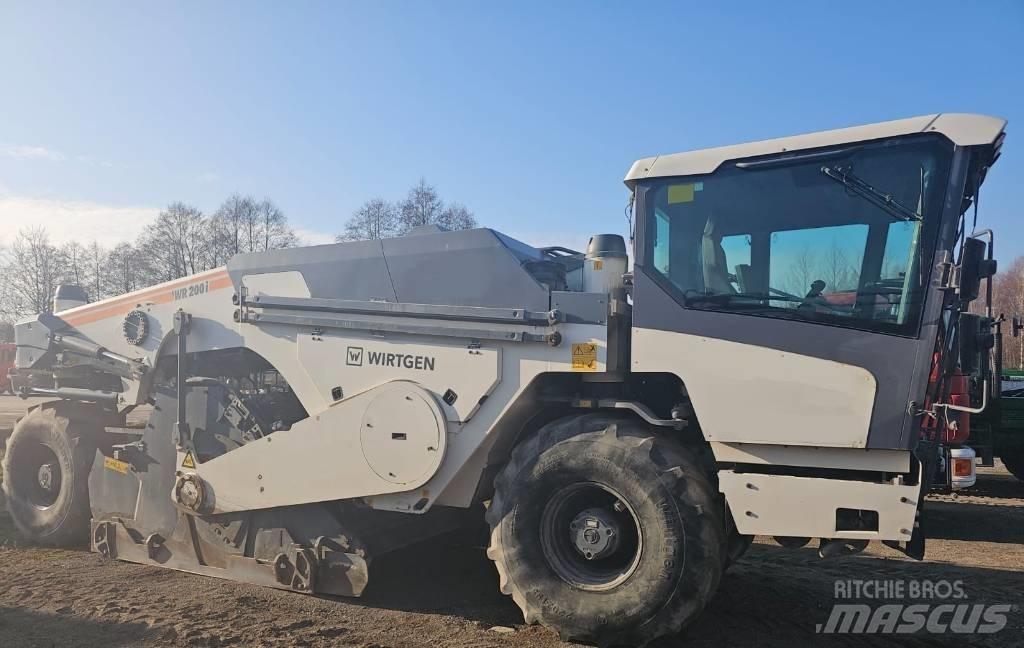 Wirtgen WR 200i Asphalt recyclers