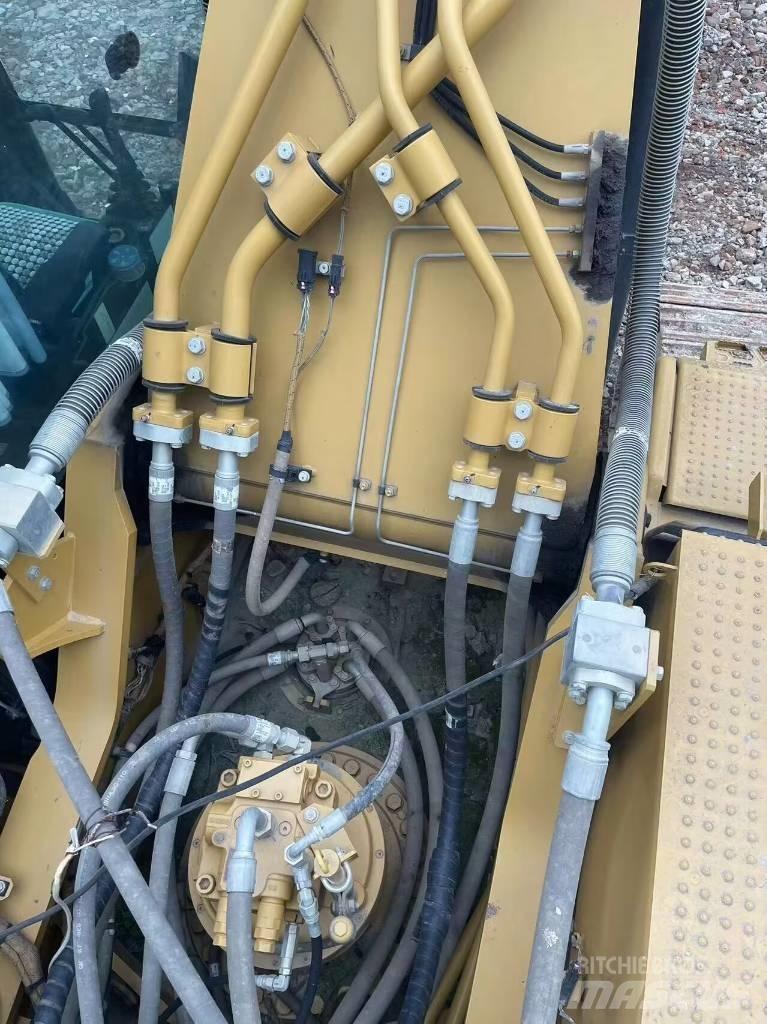 CAT 336 Crawler excavators