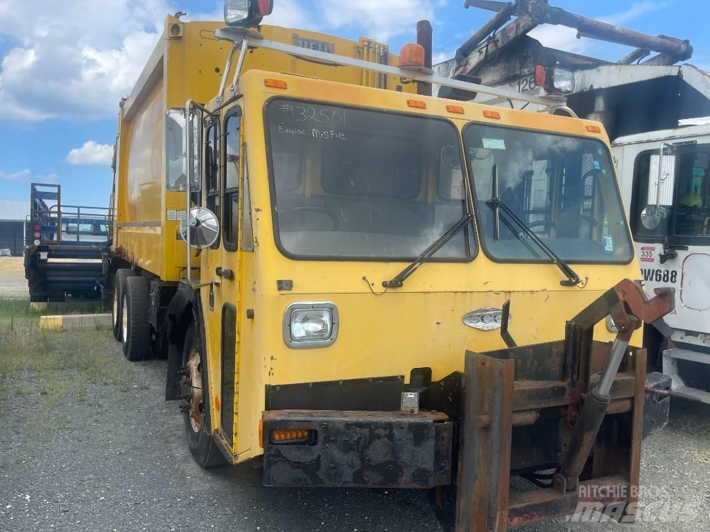 CCC LOW ENTRY Waste trucks