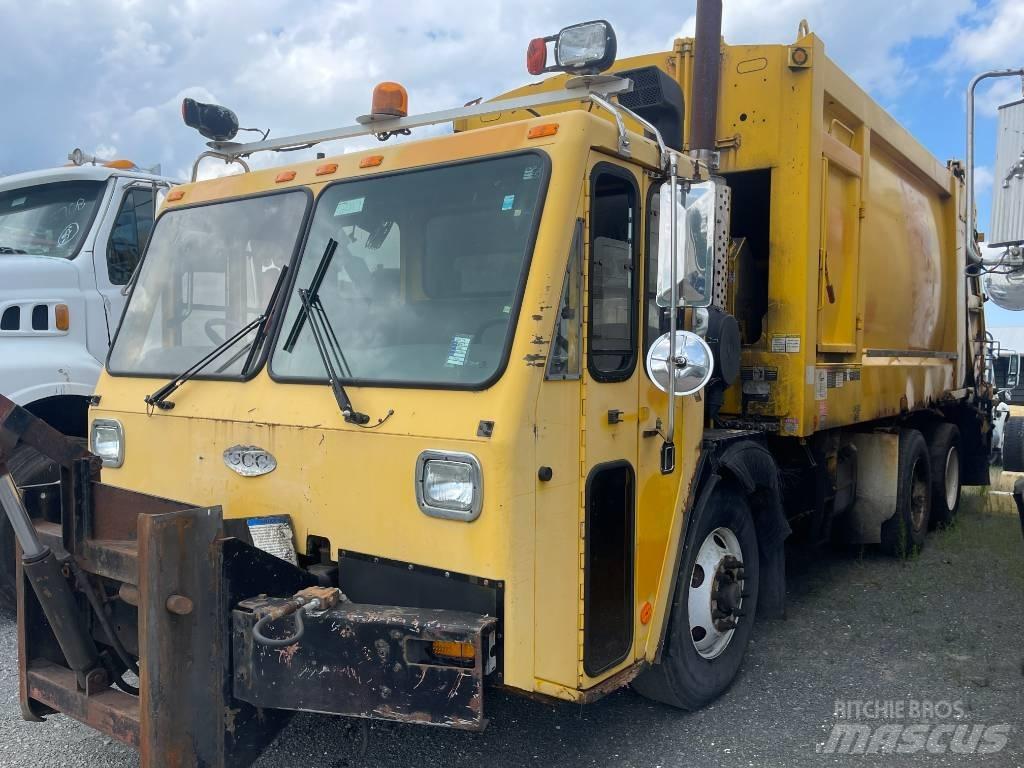 CCC LOW ENTRY Waste trucks