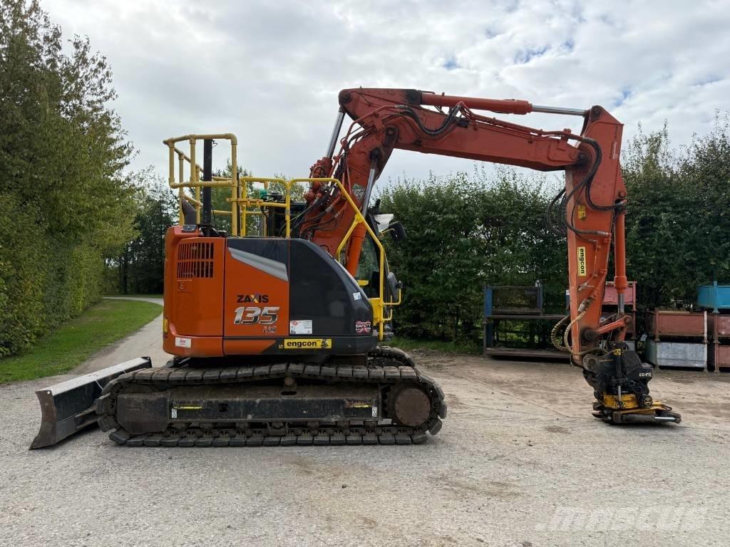 Hitachi ZX 135 US-7 Crawler excavators
