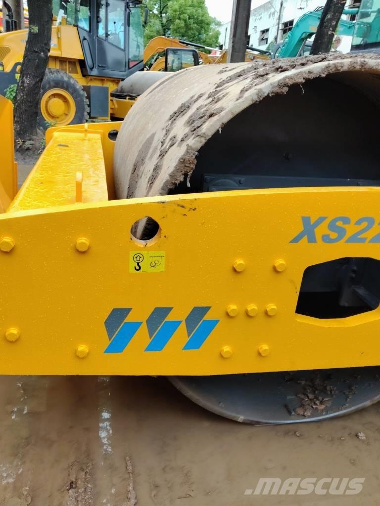 XCMG XS 223 J Single drum rollers