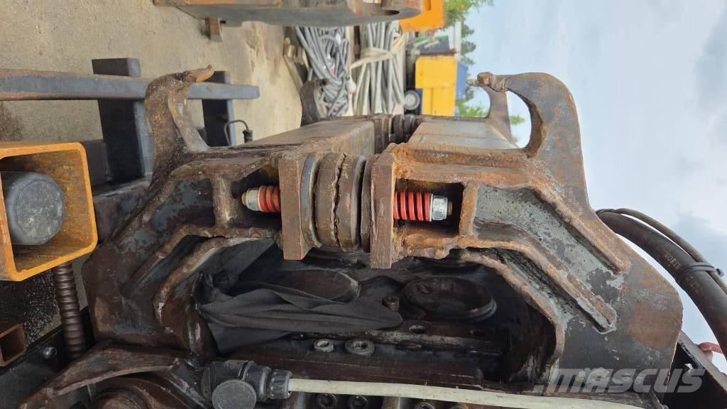 Movax SG60V Vibratory pile drivers