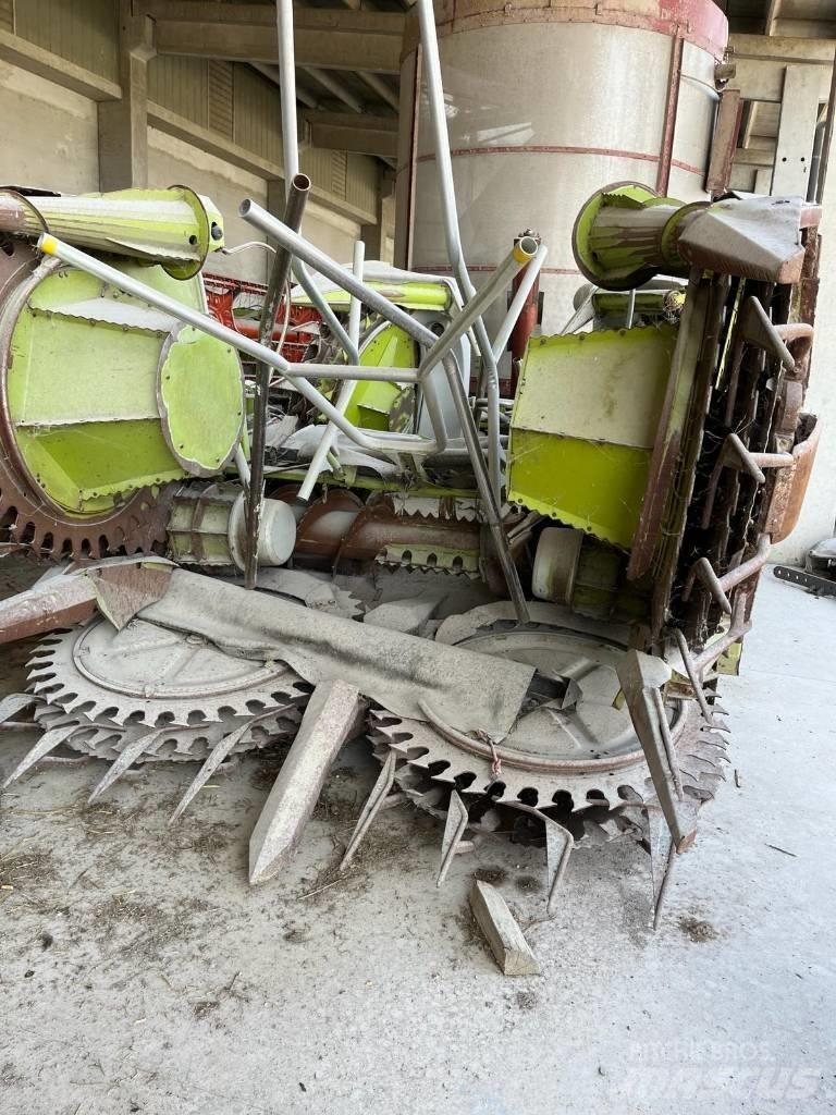CLAAS RU 600 Self-propelled foragers