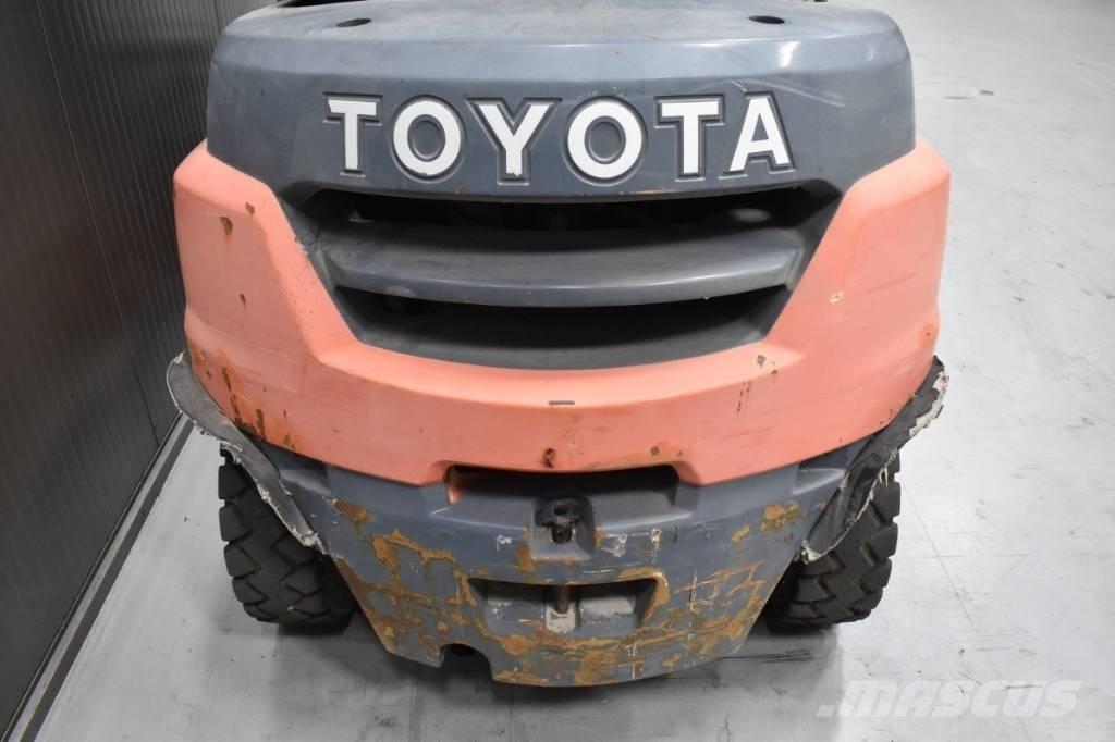 Toyota 40-8FD35N Diesel trucks