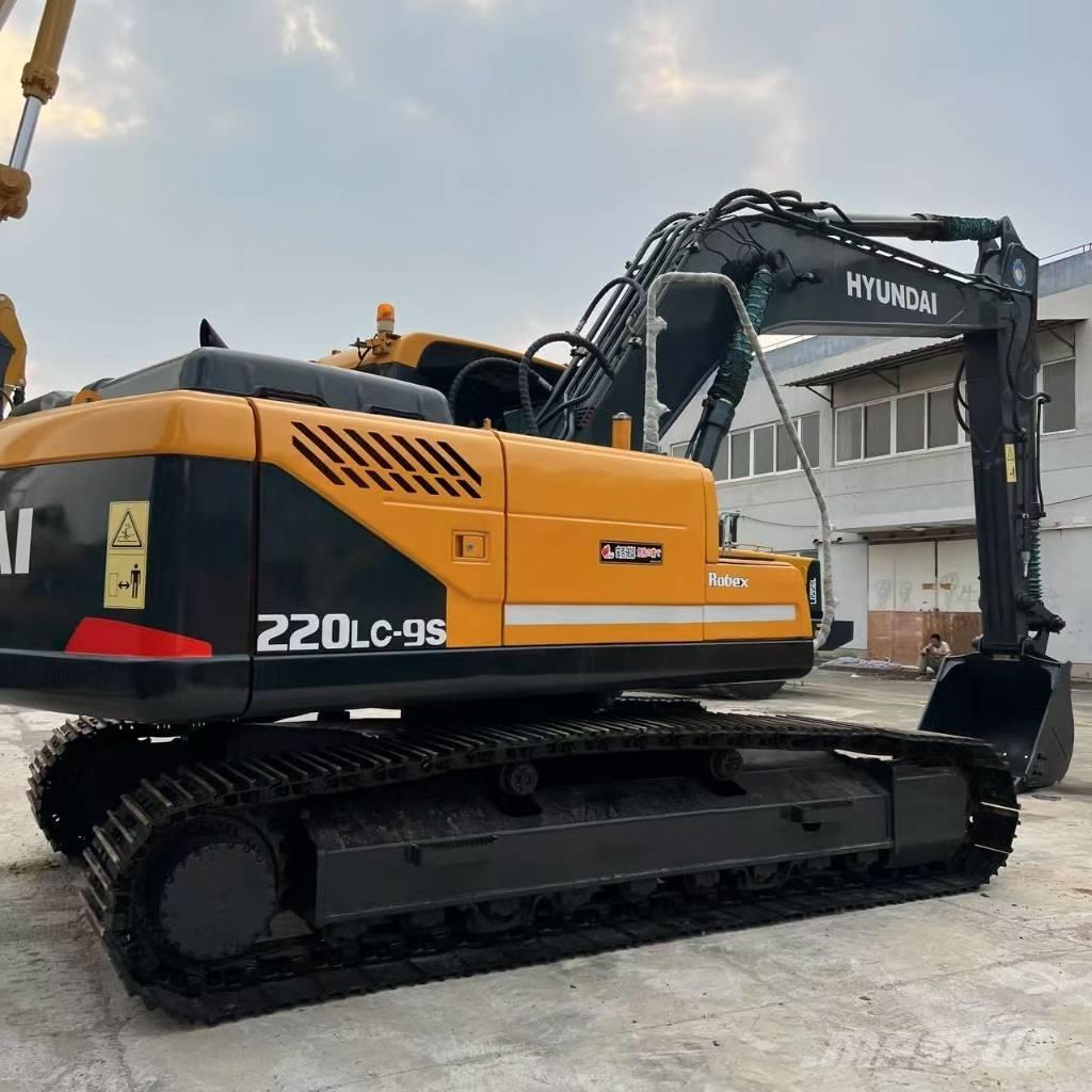 Hyundai R220LC-9S Midi excavators  7t - 12t