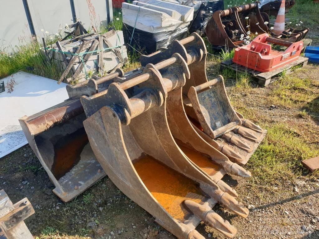 Komatsu PW118MR-11 Wheeled excavators