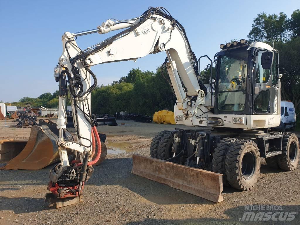 Komatsu PW118MR-11 Wheeled excavators