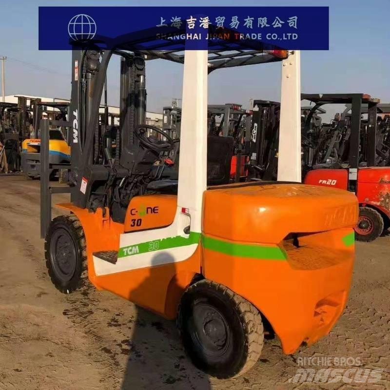 TCM FD 30 Diesel trucks
