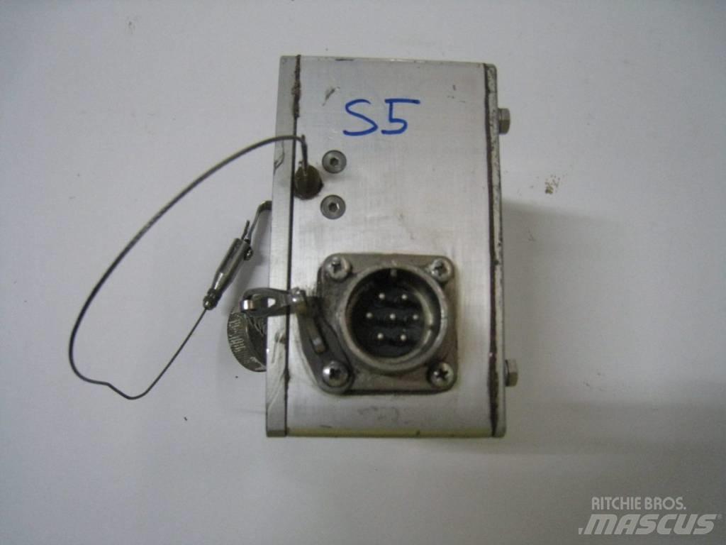 Wirtgen 2000DC Electronics