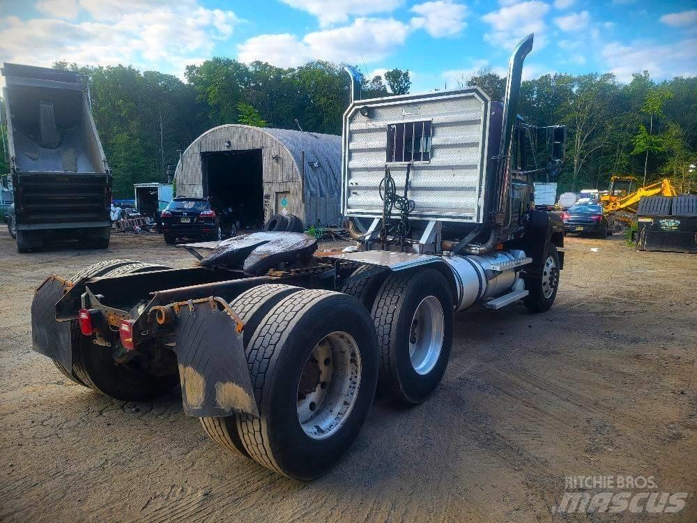 Mack CH 613 Tractor Units