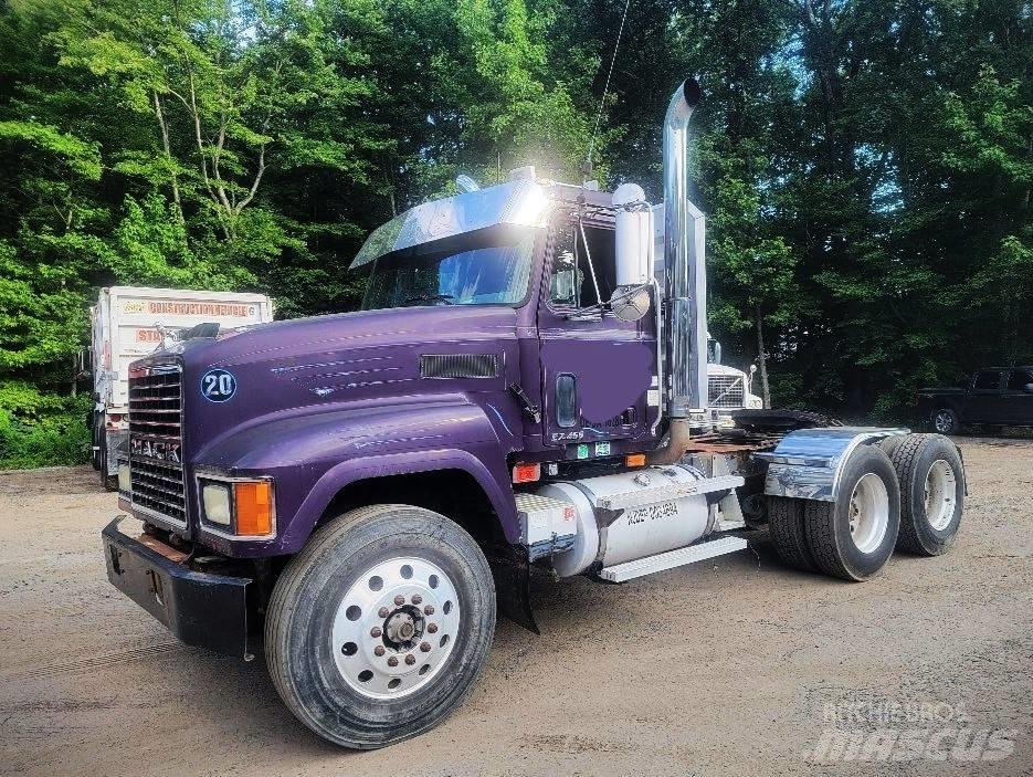 Mack CH 613 Tractor Units