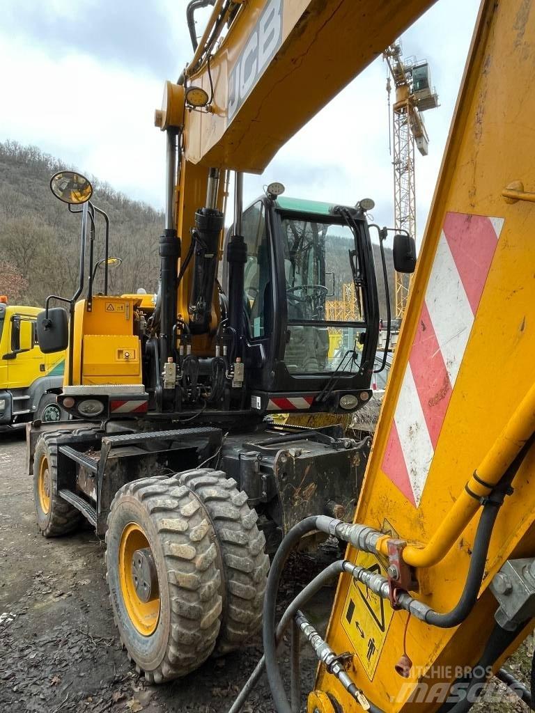 JCB JS 175 W Wheeled excavators