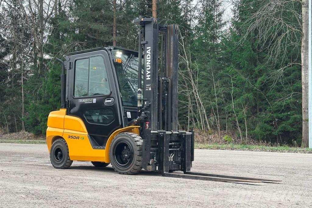 Hyundai 35 DA-9 Diesel trucks