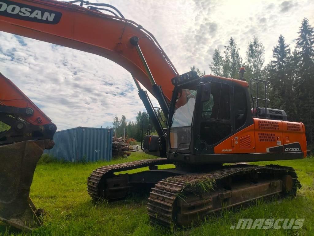 Doosan DX 300 LC Crawler excavators