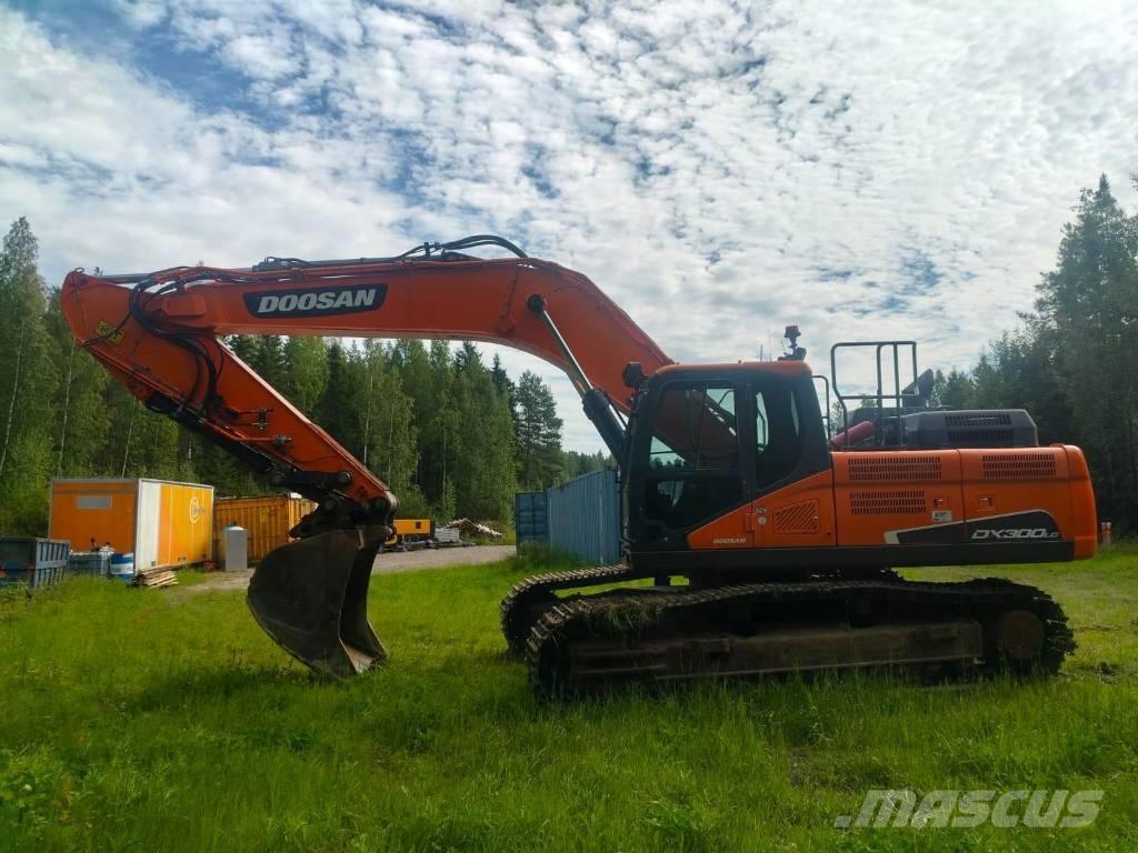 Doosan DX 300 LC Crawler excavators