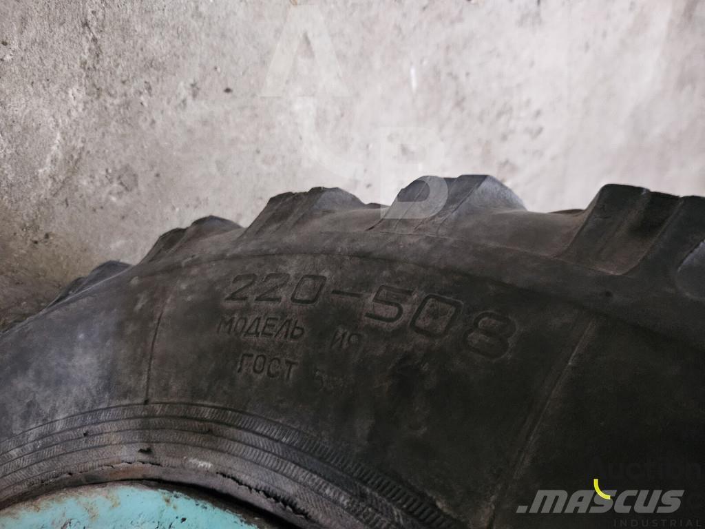 Belarus MTZ 80L Tractors