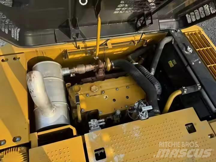 CAT CAT323D2L Midi excavators  7t - 12t