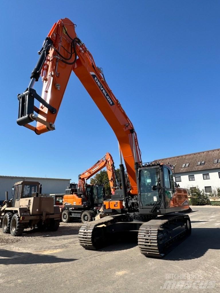 Develon DX300Lc-7 Crawler excavators