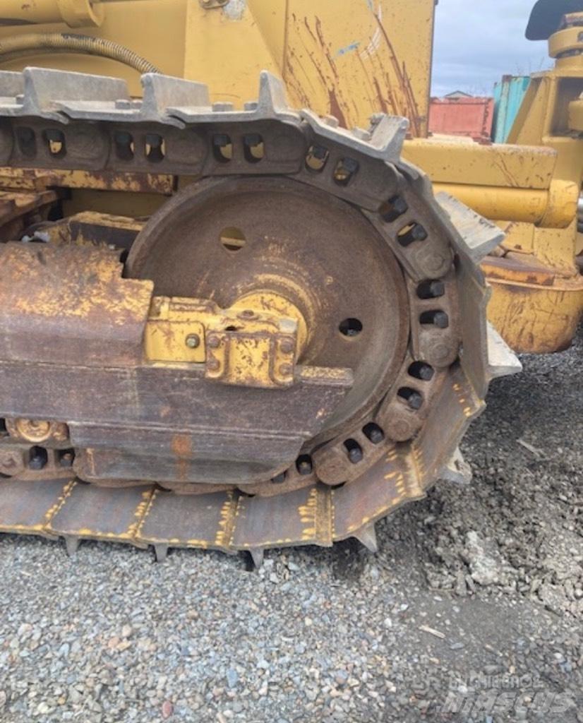 CAT D 5 C Crawler dozers