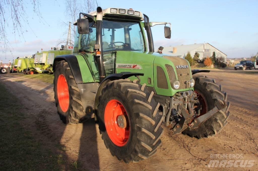 Fendt 716 Tractors