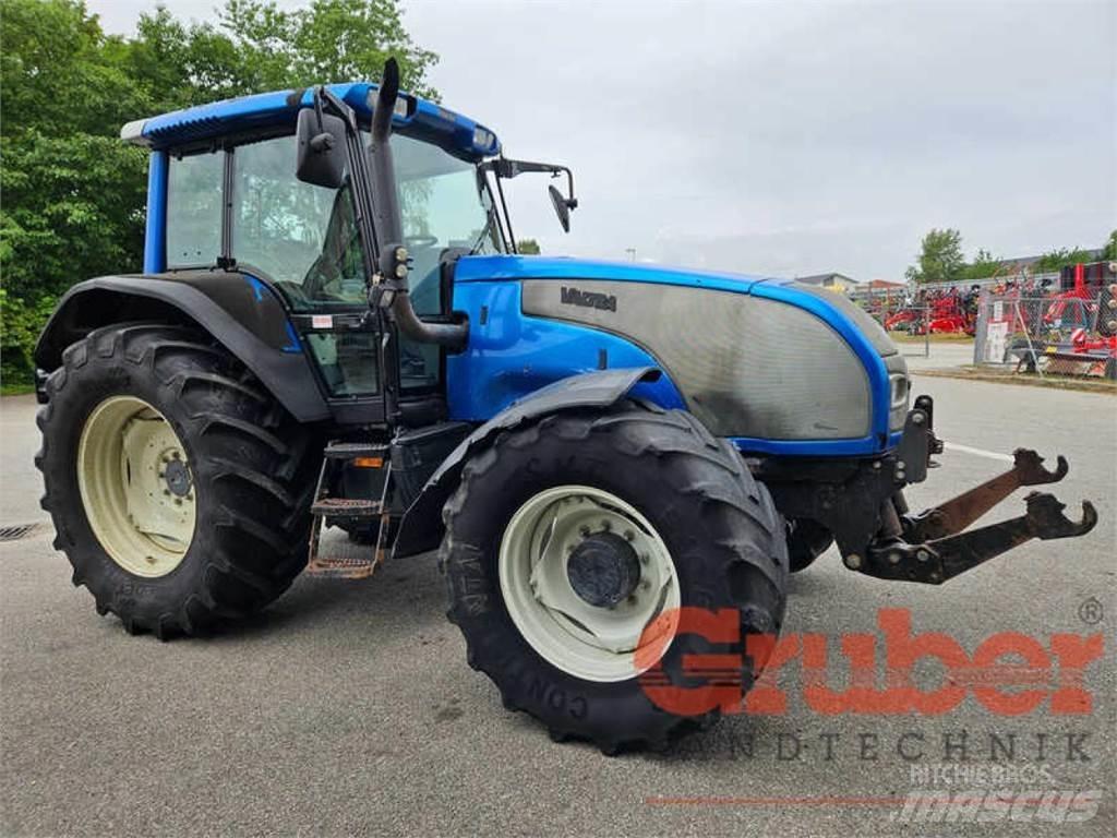 Valtra T 140 Tractors