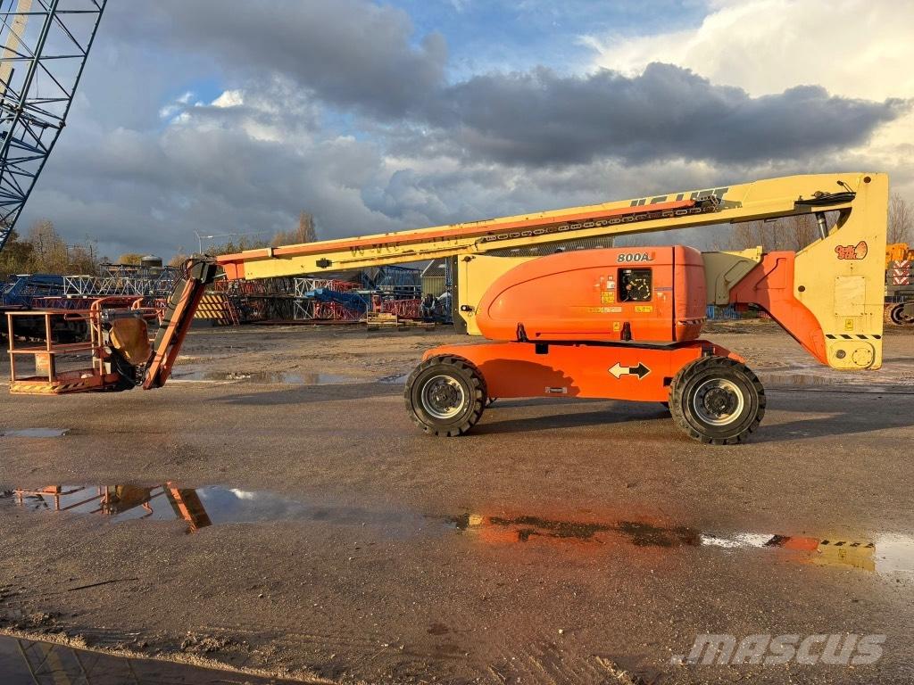 JLG 800 AJ Articulated boom lifts
