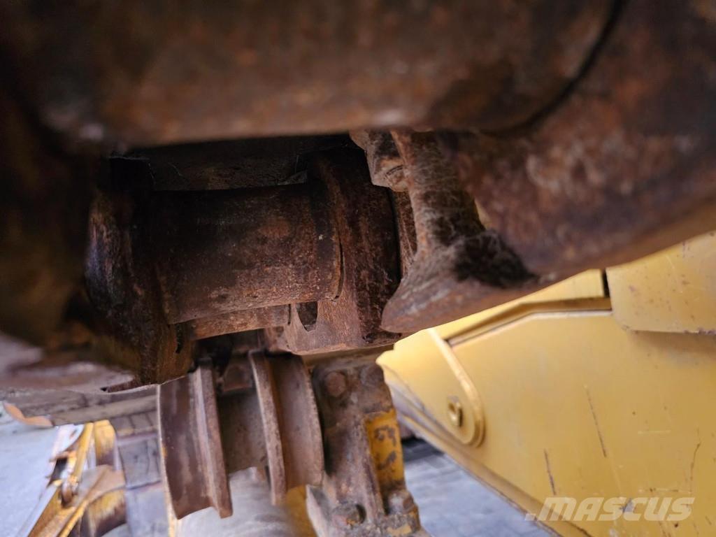 CAT D6T Crawler dozers