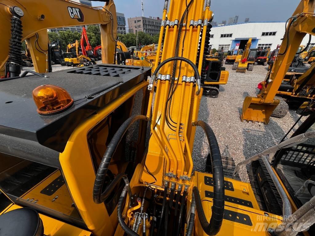 Komatsu PC 240 LC-8 Crawler excavators