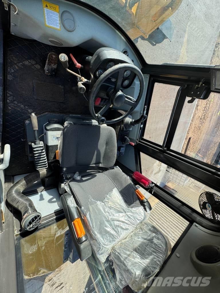 HZM 825 Wheel loaders