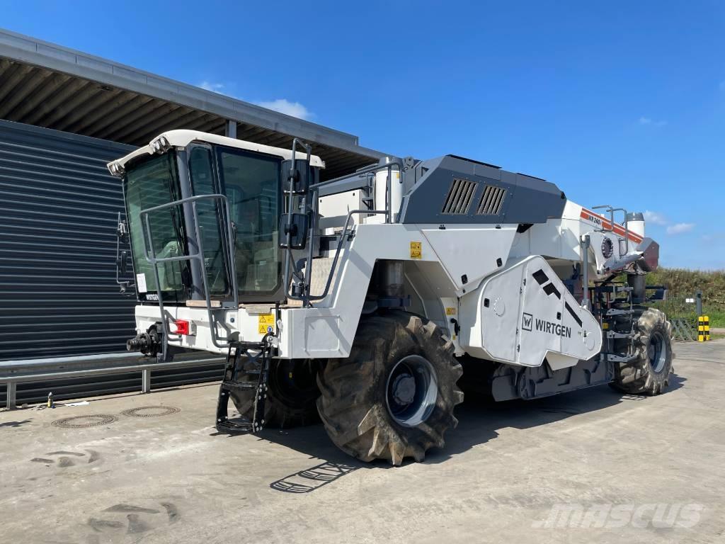 Wirtgen WR 240i Asphalt recyclers