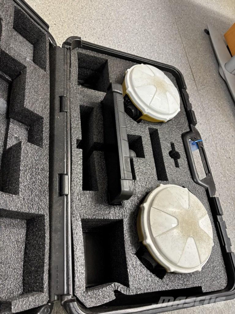 CAT M 318 Wheeled excavators