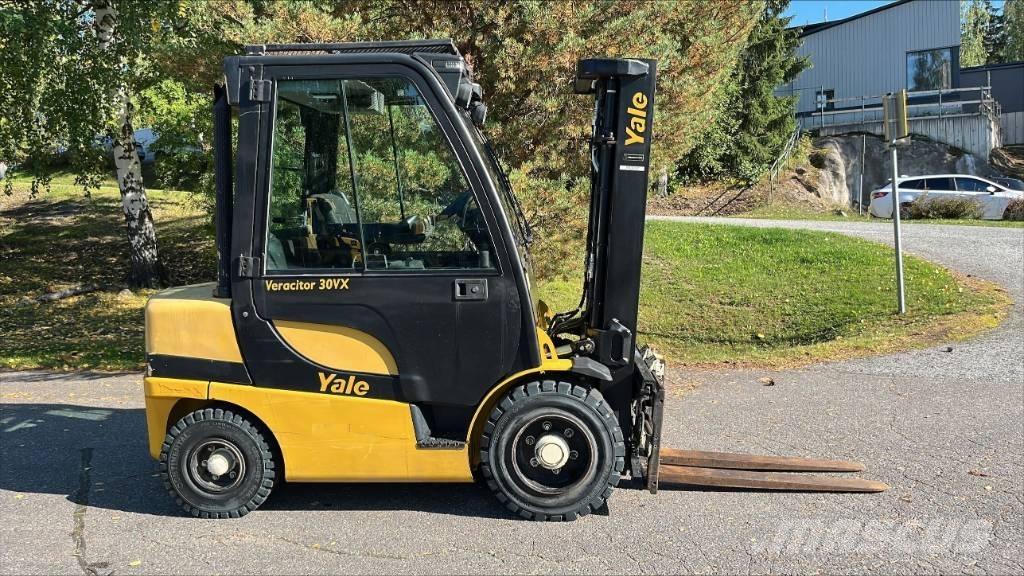 Yale GDP 30 VX Diesel trucks