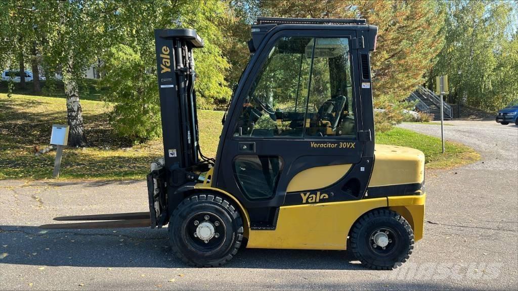 Yale GDP 30 VX Diesel trucks