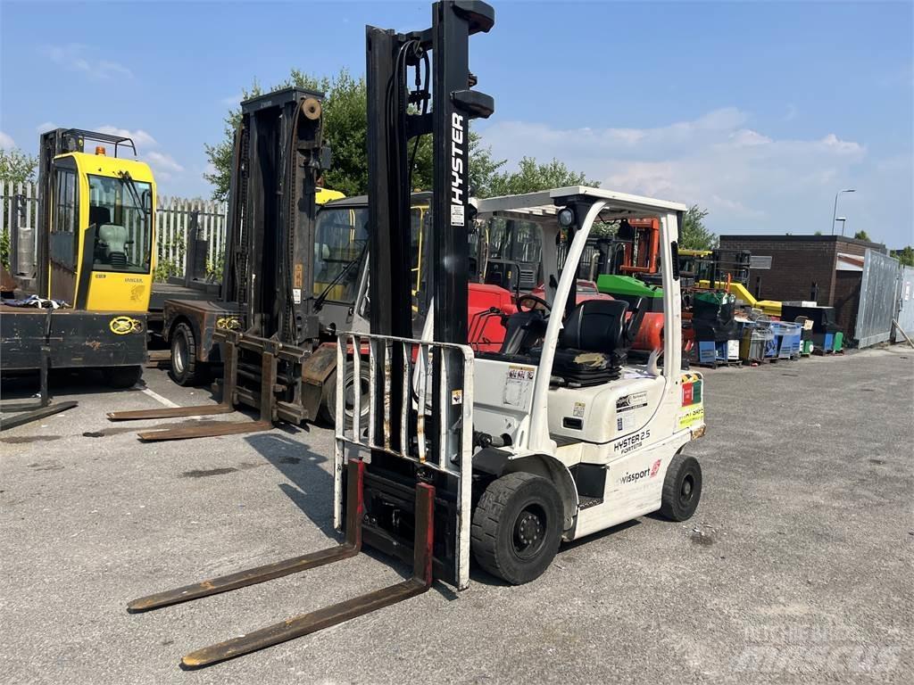 Hyster H2.5FT LPG trucks