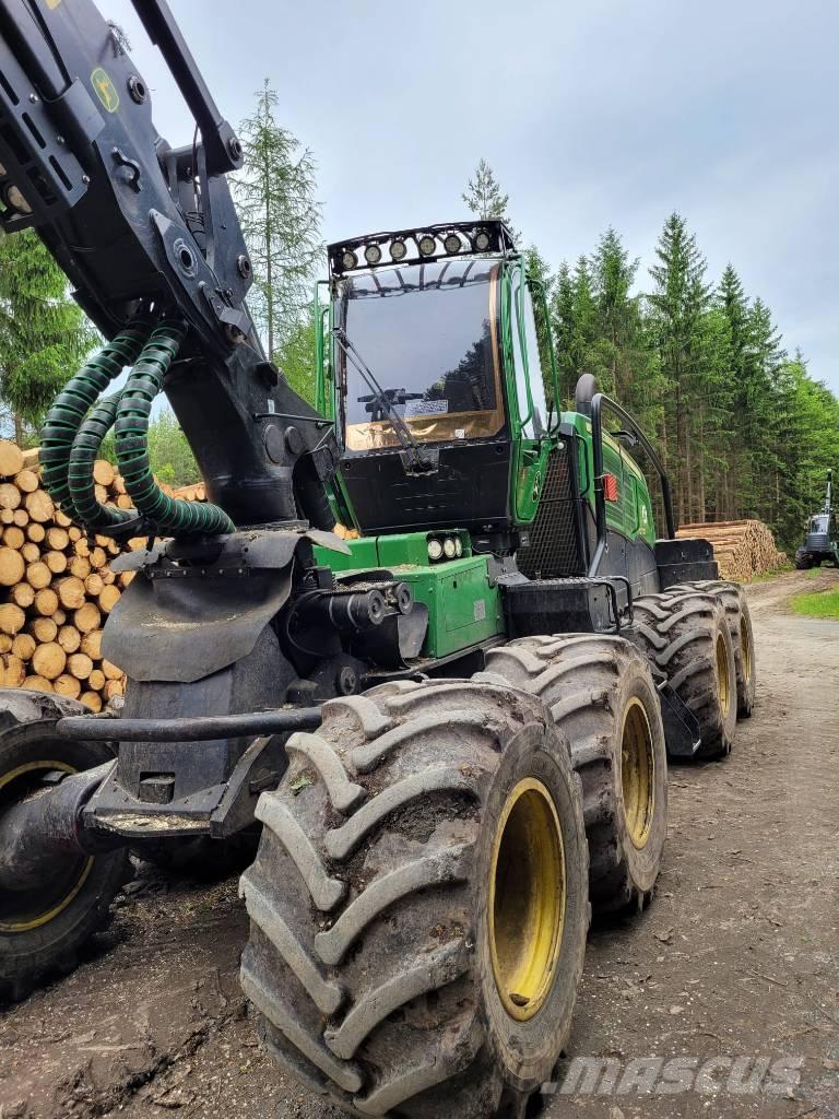 John Deere 1270 G Harvesters
