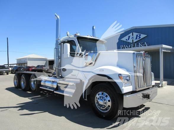 Kenworth W990 Tractor Units