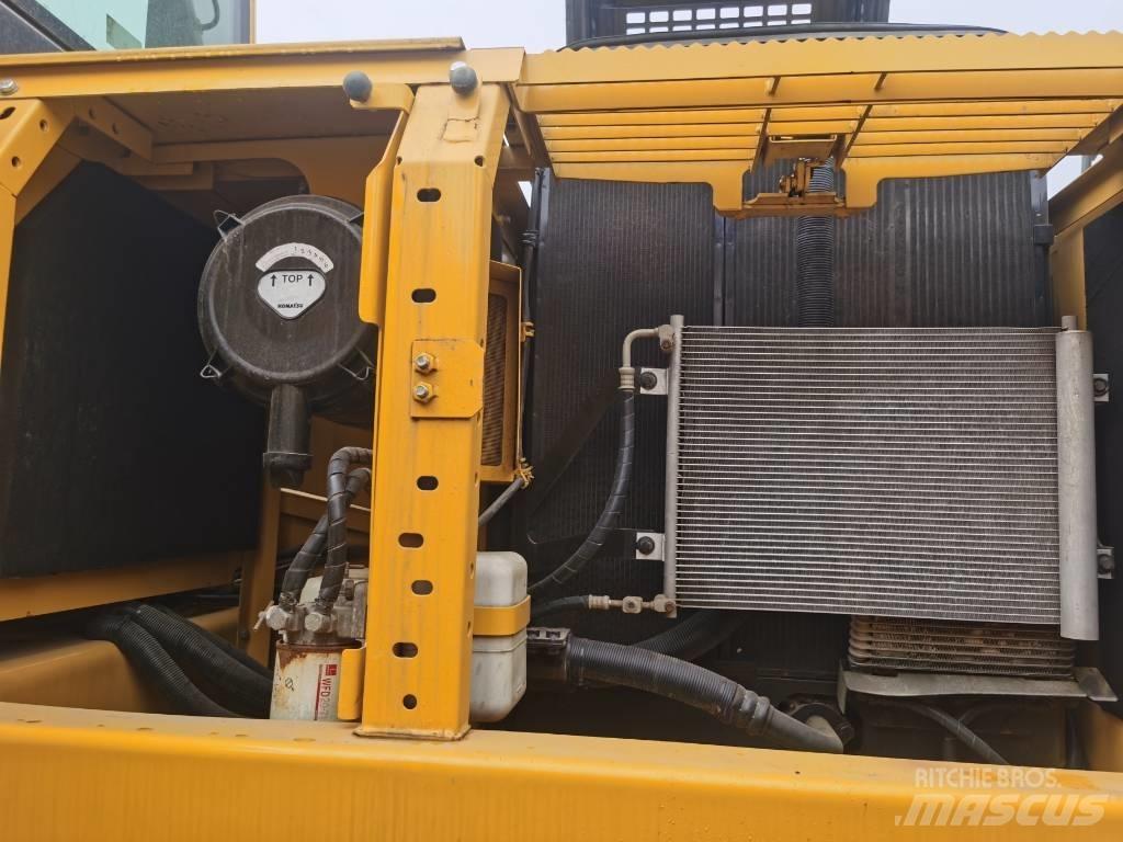 Komatsu PC 220-8 Crawler excavators