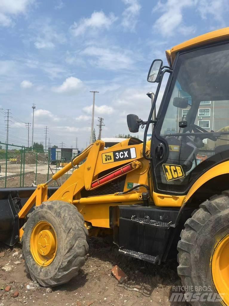 JCB 3 CX Backhoe loaders