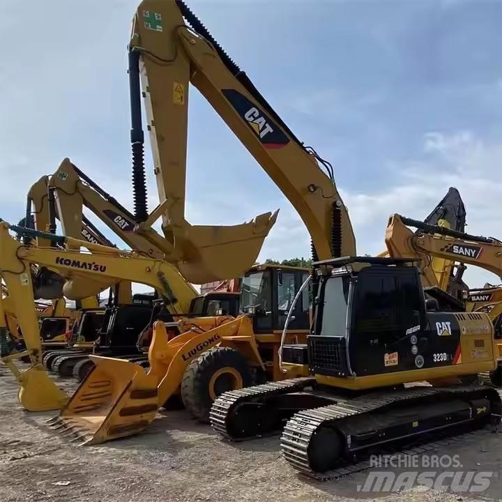 CAT CAT323D2L Midi excavators  7t - 12t