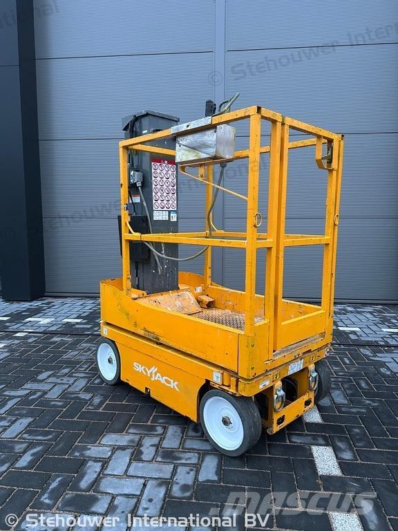 SkyJack SJ12 SJ 12 Other lifts and platforms