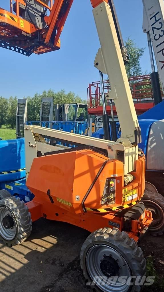JLG 340 AJ Articulated boom lifts