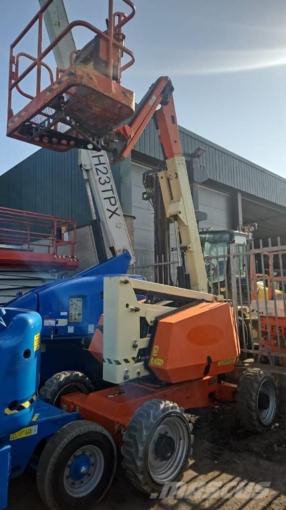 JLG 340 AJ Articulated boom lifts