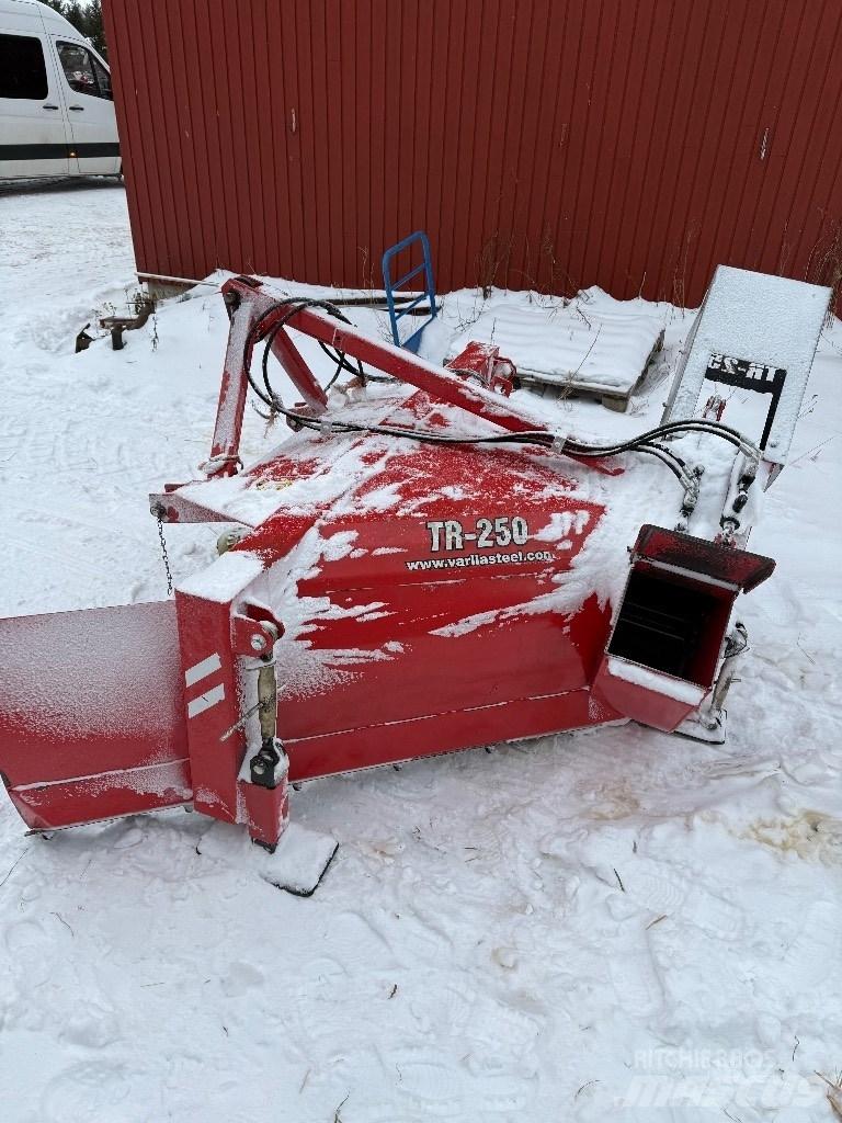 Varila Steel TR 250 Snow throwers