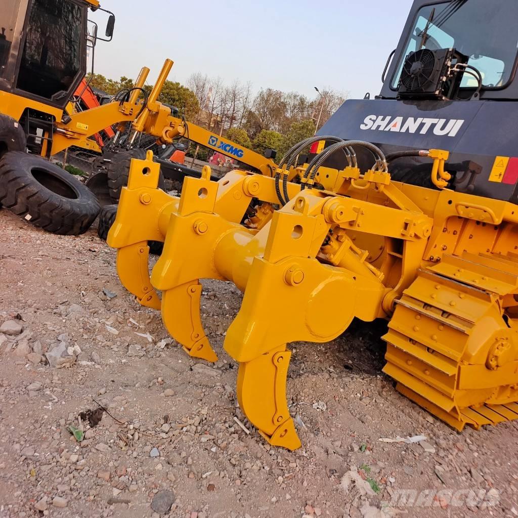 Shantui SD 22 Crawler dozers