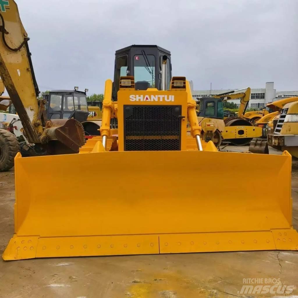 Shantui SD 16 Crawler dozers