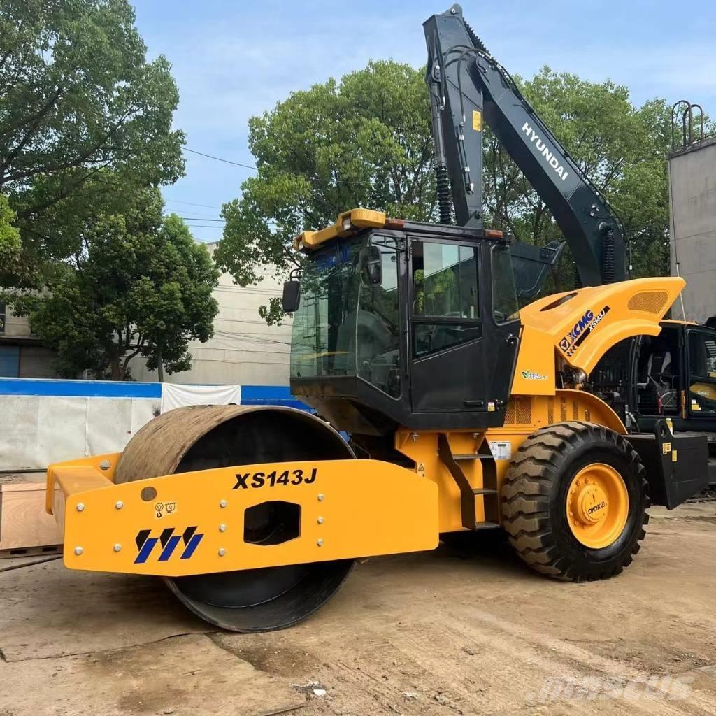XCMG XS 143 Single drum rollers