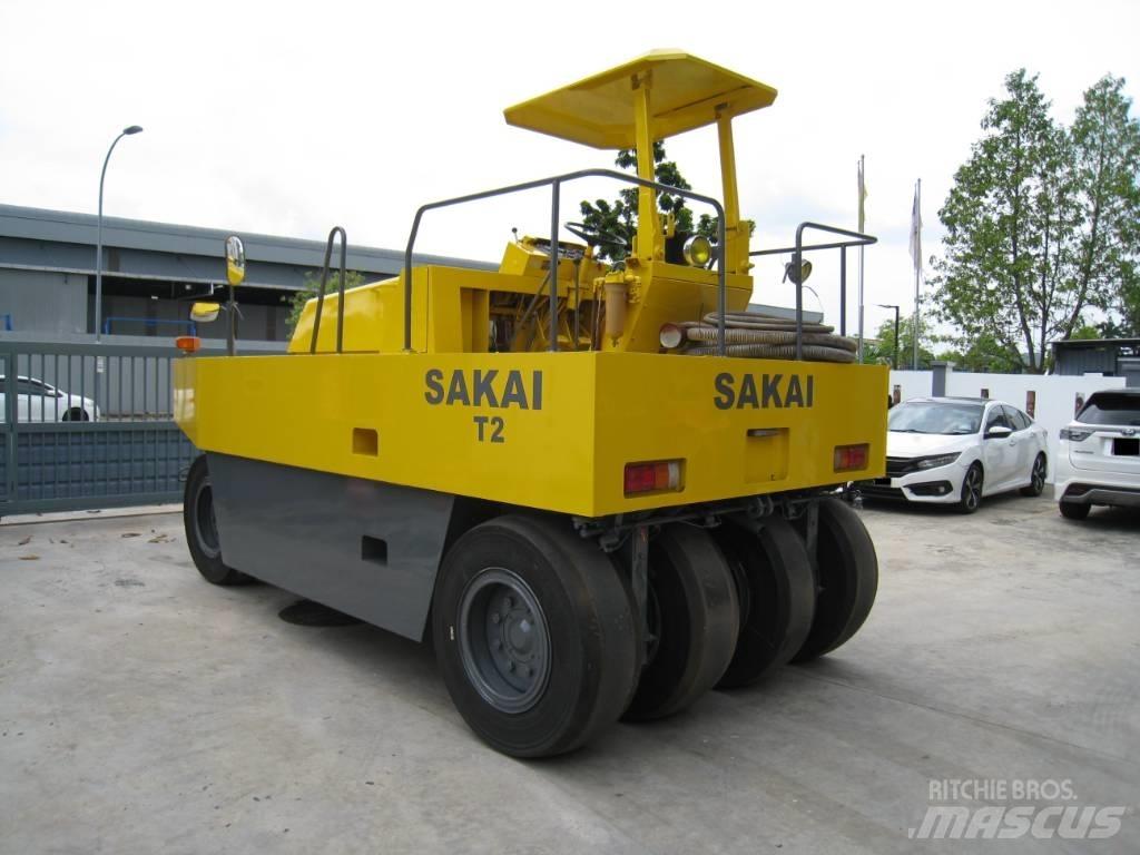 Sakai T2 Pneumatic tired rollers