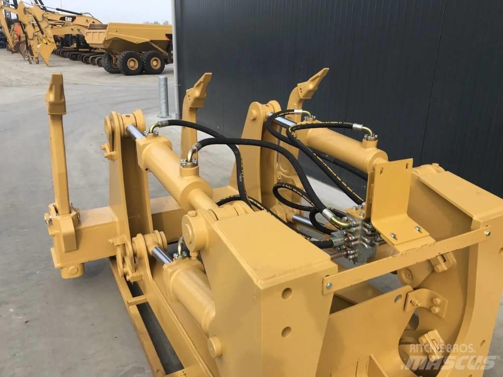 CAT D7R Scarifiers